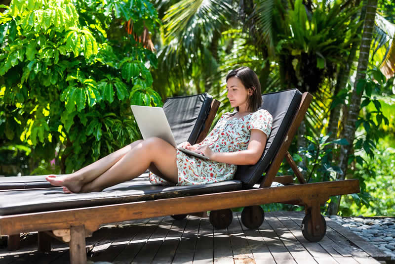 What is a Digital Nomad and How to Become One: A Concise Guide